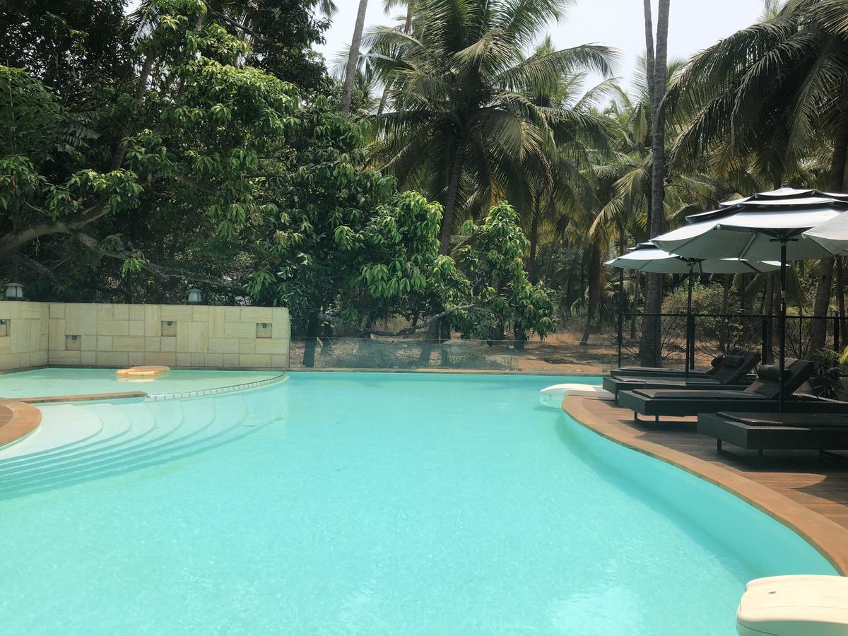 Отель Coco Goa Арпора Экстерьер фото